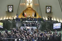 تصاویر| فریاد «نه سازش، نه تسلیم، انتقام، انتقام» در مجلس