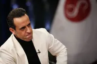 روزنامه ایران: لایک‌های اینستاگرام علی کریمی فیک است