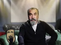 فیلم/ بیماری سیامک انصاری بر اثر ضربه‌های باتوم «قهوه تلخ»
