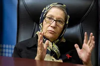 محرز خبر داد: آغاز تزریق واکسن ایرانی کرونا به ۵۶ داوطلب/ تلاش دولت برای واردات واکسن خارجی
