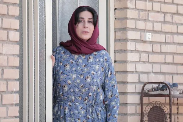فیلم سینمایی &laquo;روزی روزگاری در آبادان&raquo; به کارگردانی حمیدرضا آذرنگ و تهیه کنندگی عبدالله اسکندری و علی اوجی است.

فاطمه معتمد آریا، محسن تنابنده،الهام شفیعی،هیراد آذرنگ، سهیل جمالی، امیرحسین ابراهیمی در این فیلم نقش آفرینی دارند.
در خلاصه داستان فیلم آمده است: در آبادان، سال ۱۳۸۱ خانواده پنج نفری "مصیب چرخیده" در آخرین روز سال مشغول خرید شب عید هستند، اما به دلیل حال بد "مصیب" که ناشی از گرفتاری اش به مواد مخدر است، کشمکشی میان آن ها در می&zwnj;گیرد و در اوج تلاش "خیری" مادر خانواده برای به آرامش رساندن خانواده به ناگاه ، اتفاقی غیرمنتظره همه آن ها را غافلگیر می&zwnj;کند  و ...