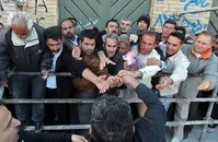تحقیر مردم توسط تریبون‌داران انقلابی؛ به سبک زندگی ۴۰ سال قبل برگردید!