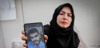 عکسش را به همه نشان می‌دهم، شاید زیر آوار پیدایش کنند