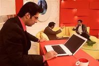 سپند امیرسلیمانی مجری تلویزیونی شد