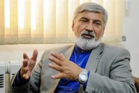 انتقاد عضو موتلفه از دولت رئیسی: تورم و نرخ فعلی ارز جواب حضور مردم در ۲۲ بهمن نیست