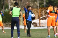 واکنش باشگاه استقلال به شروع مجدد مسابقات فوتبال؛ نگران هستیم