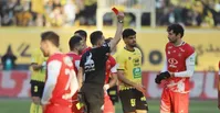 فیلم/ نمایی متفاوت از لحظه اخراج گولسیانی در دیدار پرسپولیس - سپاهان