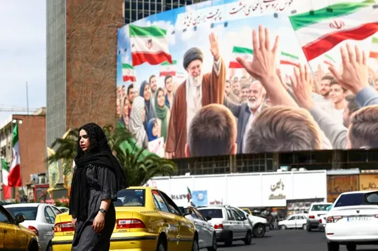 تفاهم ایران و آمریکا| مذاکرات ایران و آمریکا ۲۰ تیر از سر گرفته می‌شود| اعزام ناو‌ها و هواپیمای گشت دریایی فرانسه به تنگه هرمز | پرواز هواپیما‌های شناسایی آمریکا بر فراز عراق