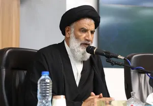 امام جمعه اهواز: دشمن با پرچم مذاکره به دنبال عقب‌نشینی است