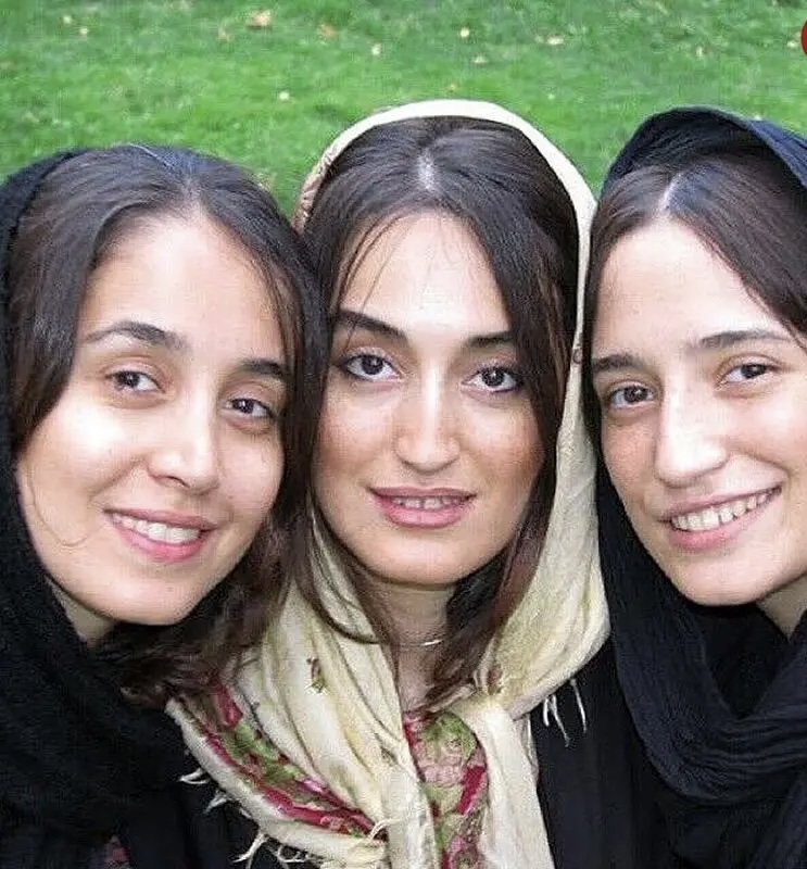 عکس/رونمایی نگار جواهریان از خواهرانش