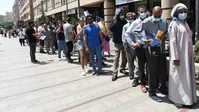 موج پنجم کرونا و صف ایرانیان در ارمنستان برای واکسن؛ اگر مجبور نبودیم این کار را نمی‌کردیم!
