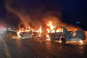 سانحه رانندگی محور بندرعباس - حاجی آباد/ ۱۲ نفر مصدوم شدند