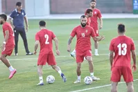 تقابل چشمی با هری کین، روی پوستر استقلالی‌ها