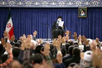 رهبر انقلاب: دشمن ما آرام نیست ولی ما او را آرام می‌کنیم