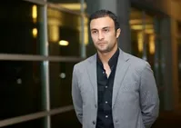 فیلم/ حرکت زیبای امیر جدیدی در نمایش «نبرد رستم و سهراب»