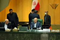قالیباف: همانگونه که بازار خودرو را مدیریت کردیم، فضای مجازی را هم مدیریت کنیم!