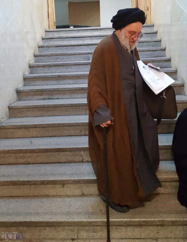 روحانی خجالتی که کاندیدا شد/ردصلاحیت می شوم /مگر من احمدی نژادم که سخنرانی کنم!