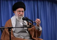 رهبر انقلاب: اختلاف نظر به دعوا منتهی نشود؛ گریبان یکدیگر را نگیرید