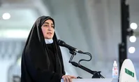 عکس| گوشی آمریکایی در دست زینب سلیمانی!