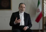 واکنش عراقچی به زلنسکی: جهان دیگر از دلقک‌های سردرگم به ستوه آمده است