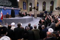 رییس‌جمهور: دست دوستی به سمت همه مسلمانان دراز می کنیم| پیامبر سالها تحریم و حصر را تحمل کرد و خم به ابرو نیاورد| چطور گاوچران‌ها به شترسوارها رسیده‌اند؟