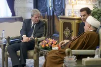 هاشمی رفسنجانی: هیچ قدرتی نمی‌تواند حق قانونی مردم ایران را سلب نماید