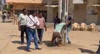 فیلم| پلیس هند مسلمانان را در ملاءعام شلاق زد