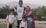 فیلم| سفر پدر و مادر کیان پیرفلک برای دیدار با مزار فرزندشان