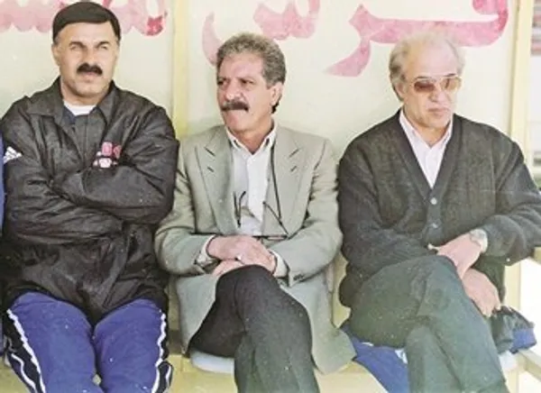 تصویر احتمالا مربوط به اواخر دهه ۷۰ مربوط است که عبداللهی سرپرست.استقلال بود و مظلومی دستیار پورحیدری.
